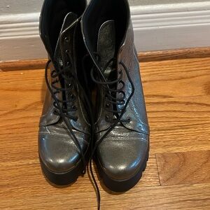 Like new. Shelly’s London Kiri Metallic chunky heeled boot.